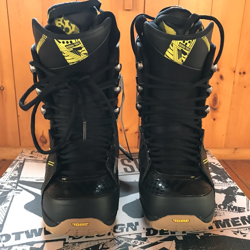 Rome SDS snowboard boots NEW